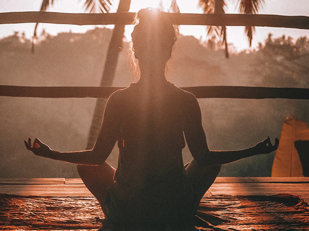 O Hot Yoga pode ser aquela pausa necessária em sua rotina para cuidar